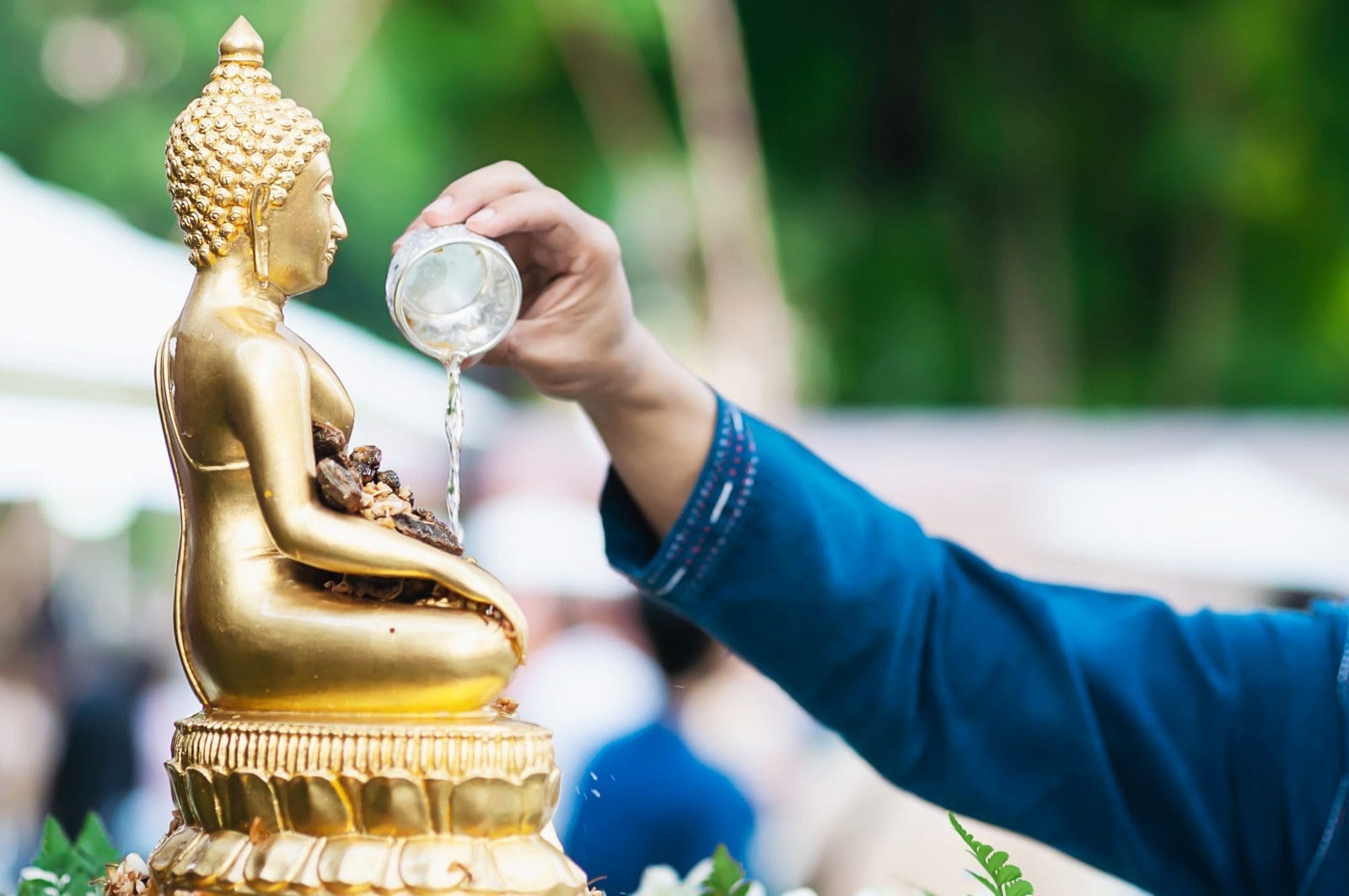 People in traditional ceramony in Songkran festival for pay respect the elderly and holy thing - Songkran festival of northern Thai traditional holiday concept, Deposit Photos