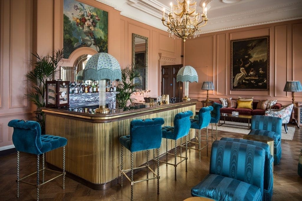 The Parrot Bar of the Beaverbrook Hotel