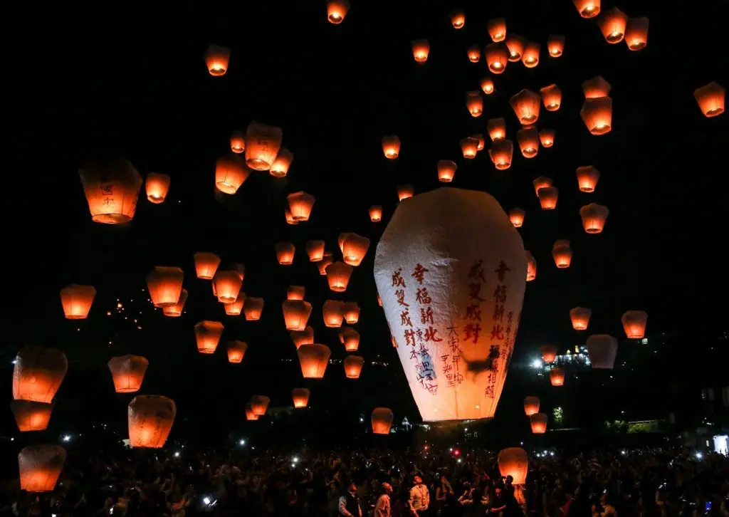 Pingxi Sky Lantern Festival 2024, Taiwan Travel Begins at 40