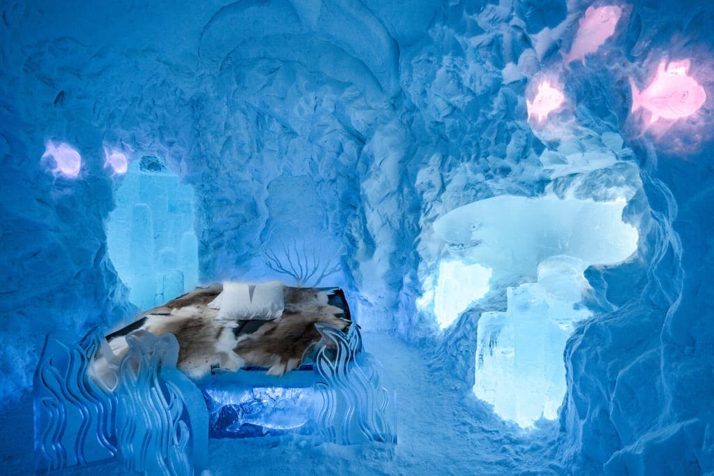 The Living Ocean Suite, IceHotel by Jonathan Paul Green Marnie Green. Image by Asaf Kliger