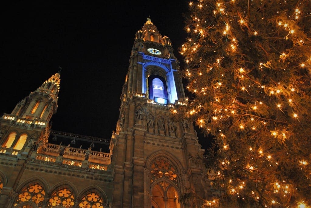 City Hall in Vienna at Christmas Time, c. Austrian National Tourist Office, Photographer: Astrid Bartl