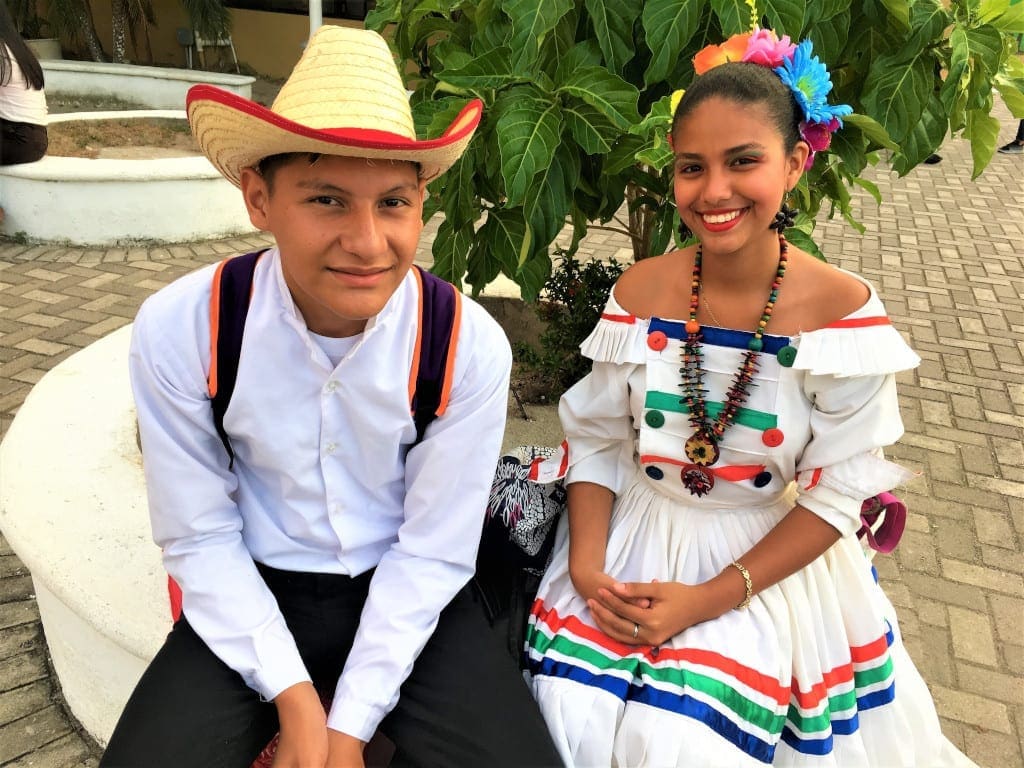 A couple of young dancers at La Ceiba