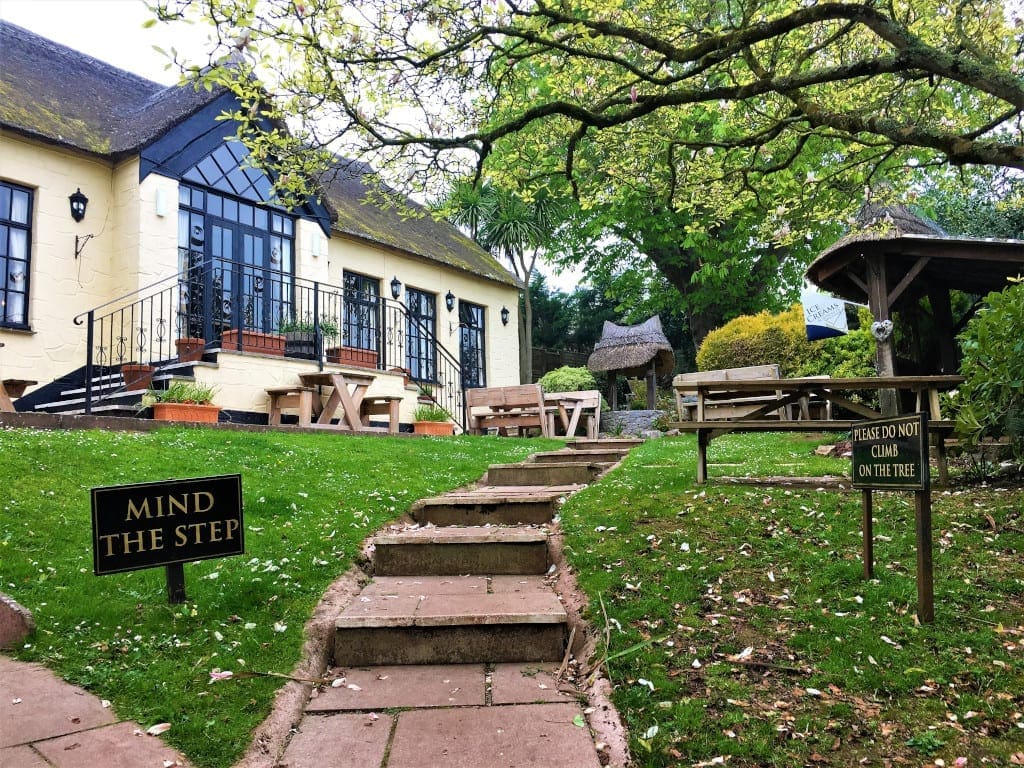 The gardens at The Thatched Tavern