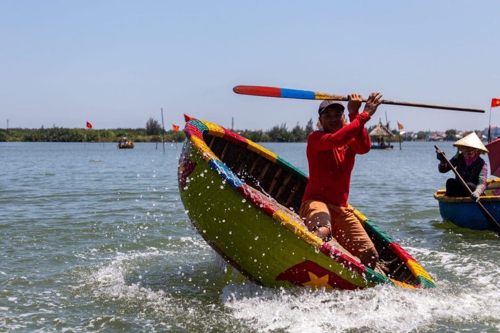 Gangnam Style: traditional music of the Vietnamese boatmen?