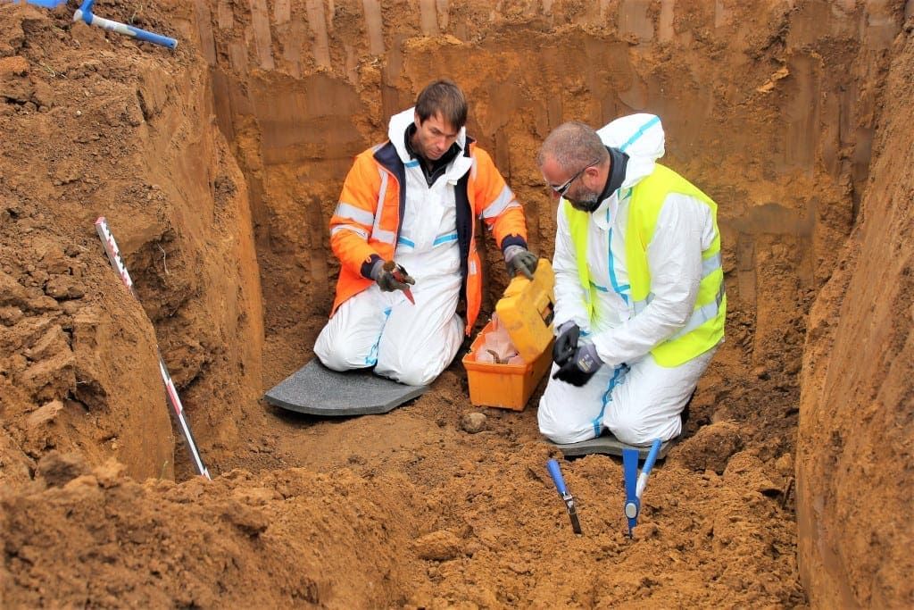 CWGC Exhumation Officers Paul Bird and Steve Arnold (2)