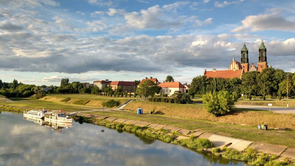 Cathedral Island from the banks of the river Warta, photo Wojciech Mania