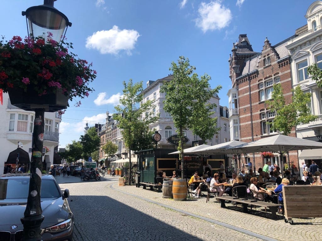 The buildings along Stationsstraat