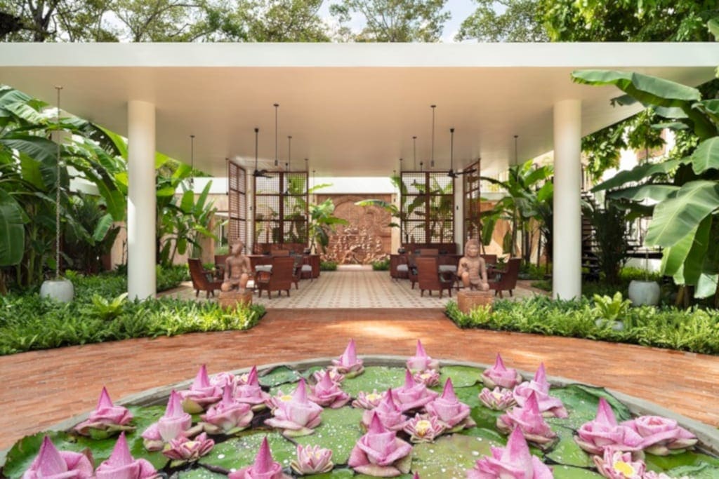 FCC Angkor, Arrival Lobby