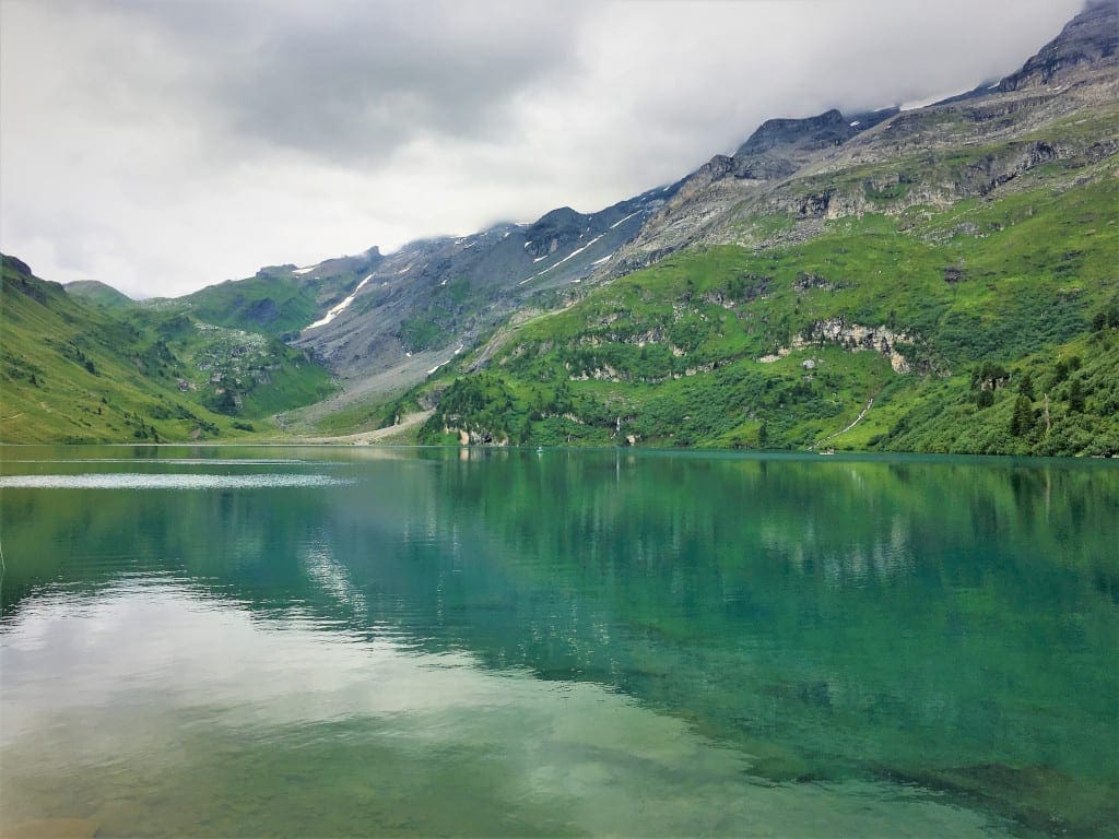 Engstlensee lake early in the morning