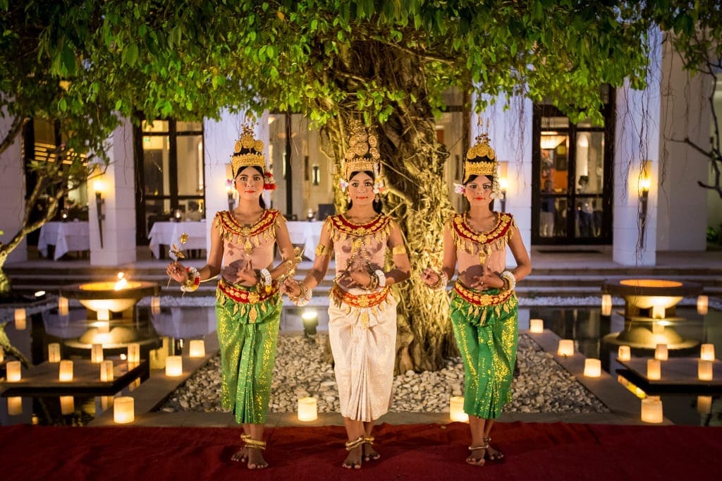 Apsara dancing in the central courtyard