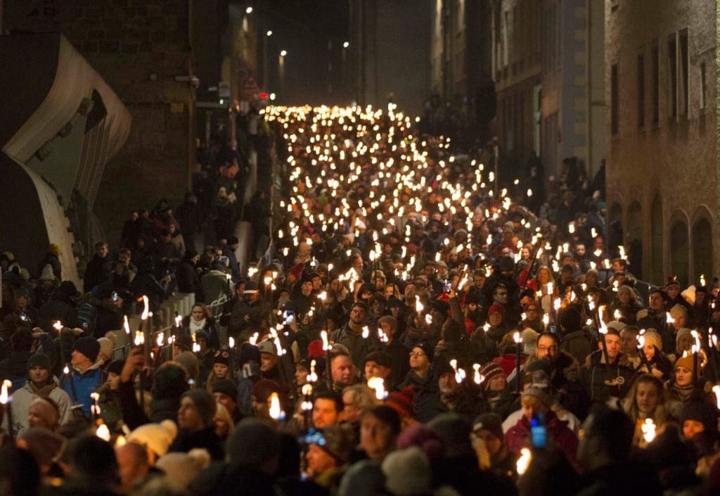 Edinburgh Torchlight Procession, photo David Cheskin.