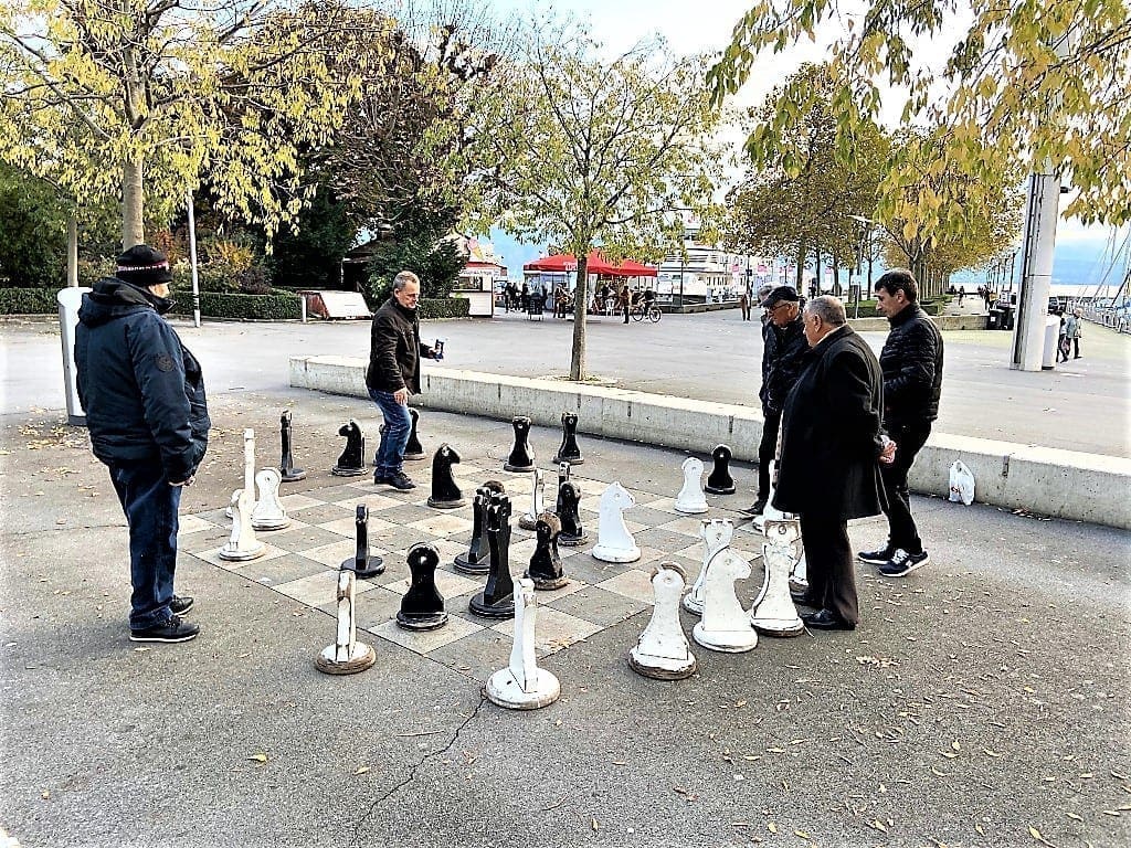 Playing chess by the banks of Lake Geneva