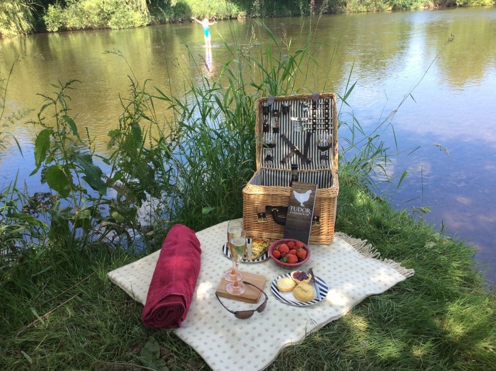 Tudor Farmhouse Wild Swimming (6)