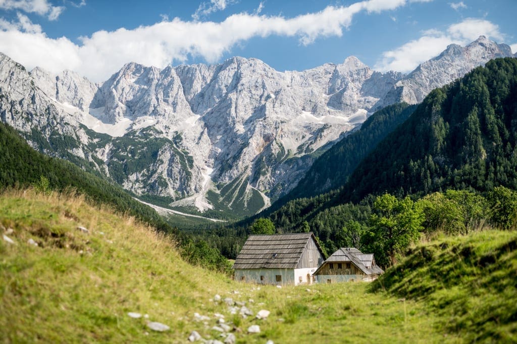 Vila Planinka The soothing energies and the fresh mountain air provided by the Skuta glacier.