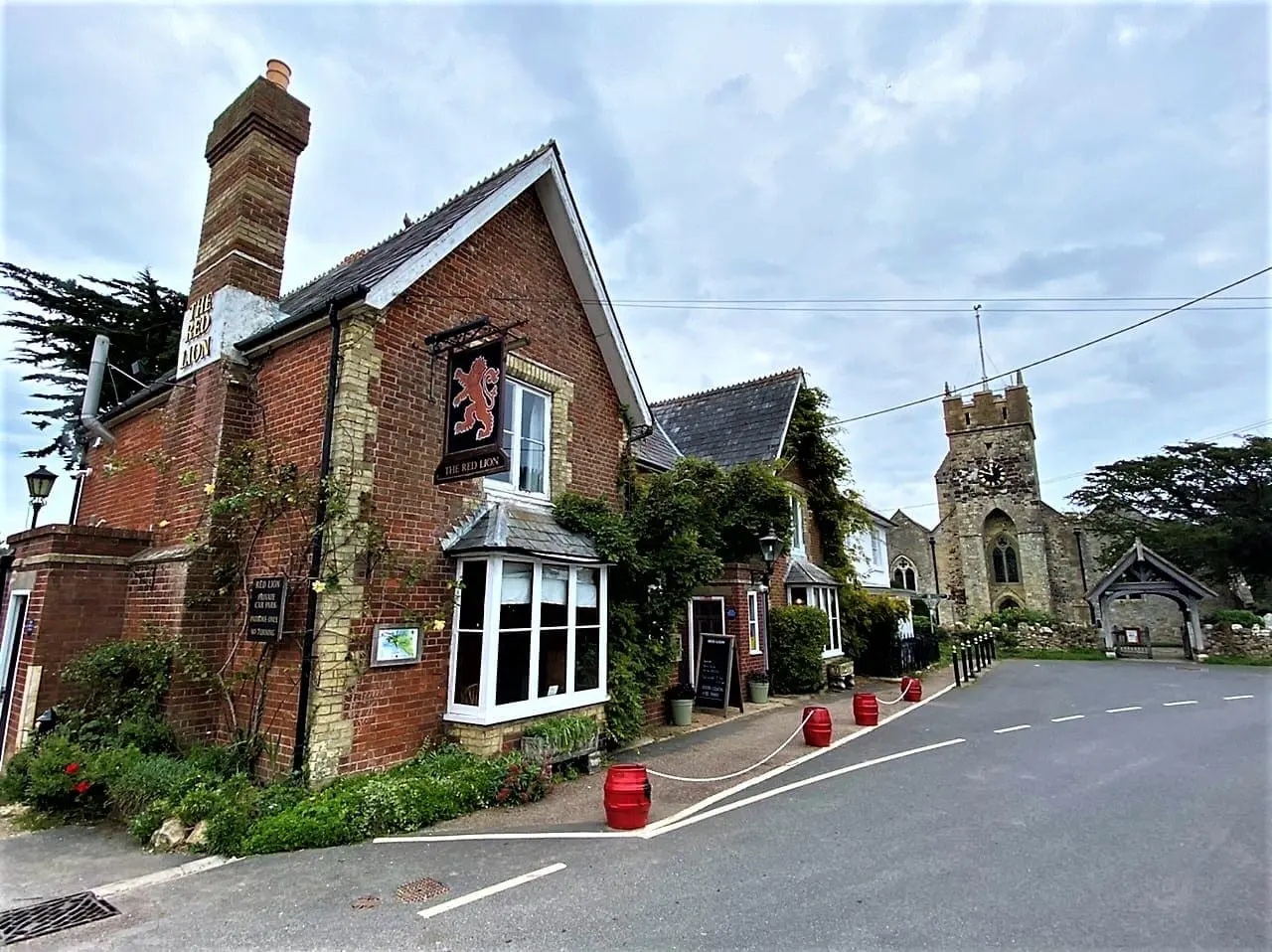 The Red Lion in Freshwater