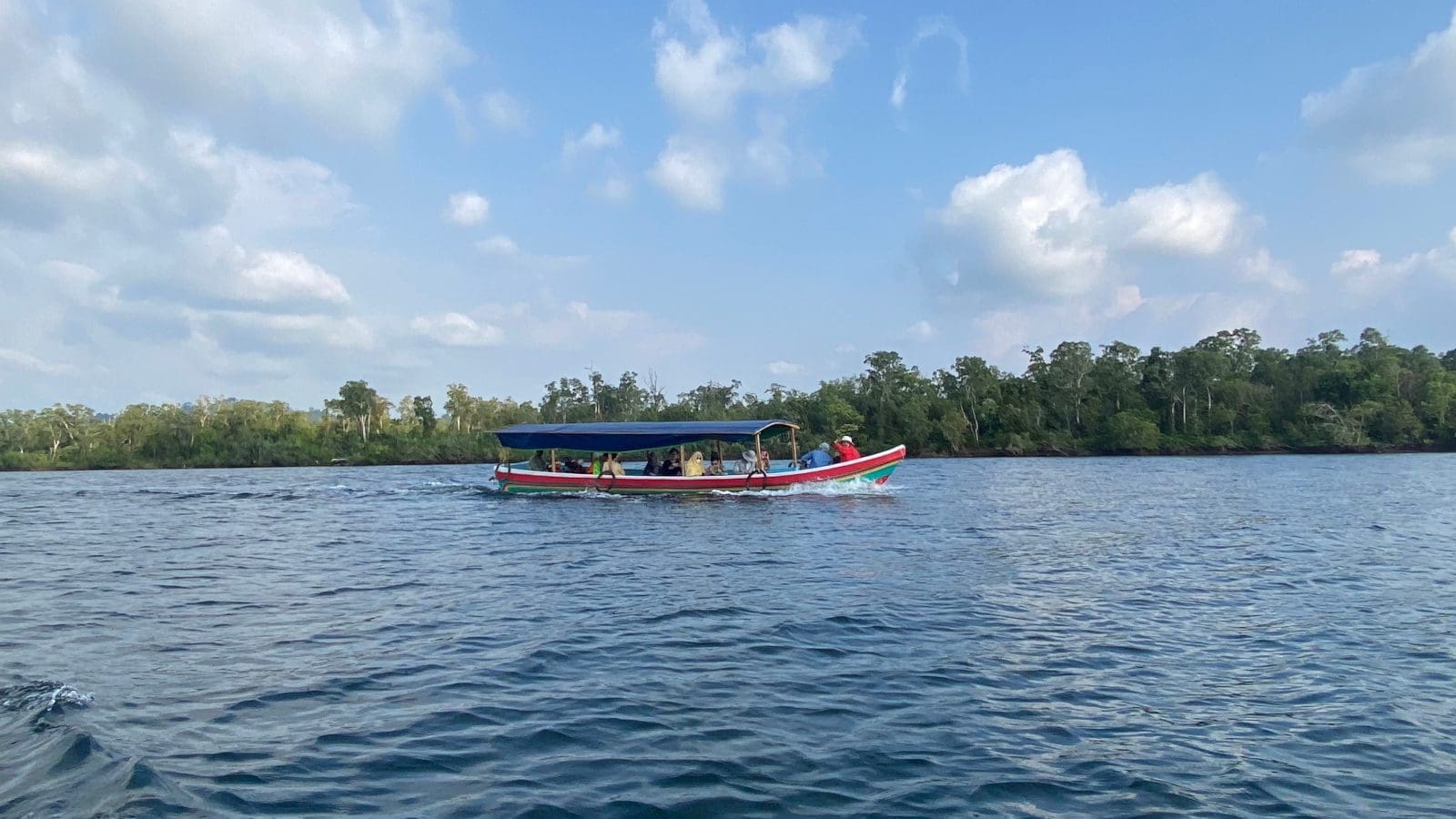 Boat trip through the mangroves, photo by Leslie Graham Wild Cambodia