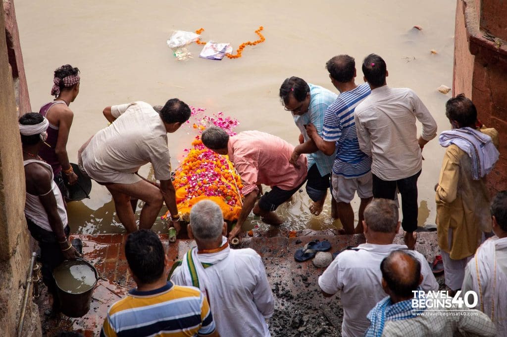 Ritual washing of the body before a cremation