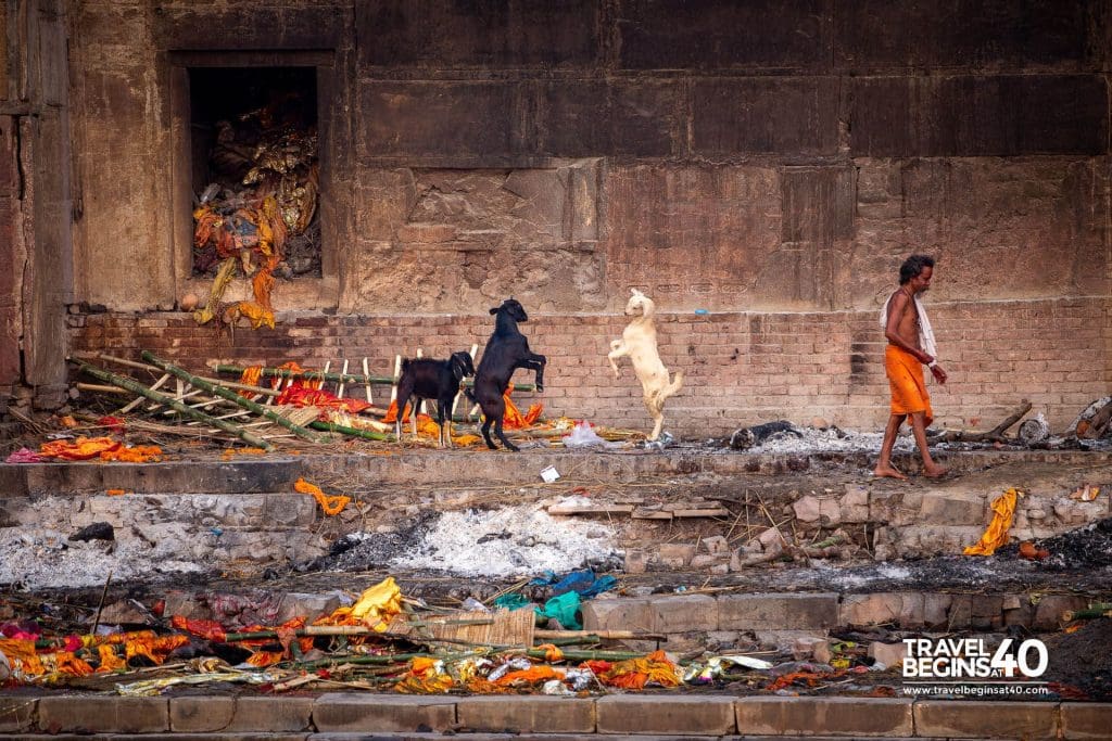 Cremations are also performed outside the burning ghats on the steps to the river