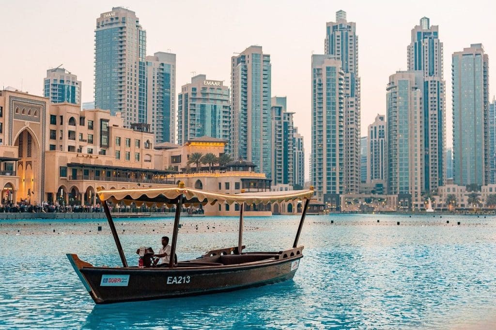 cruise in Dubai pixabay