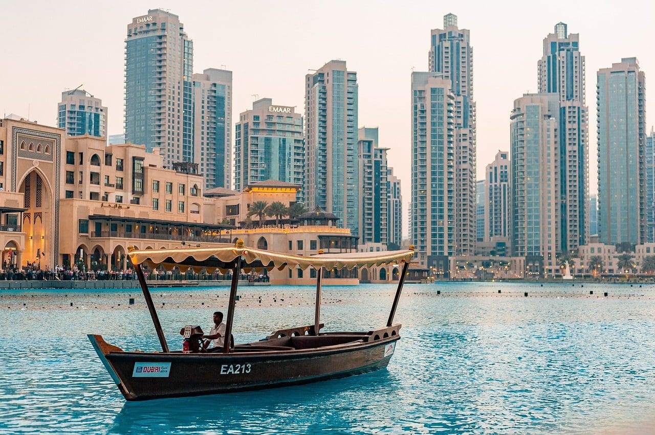 How to Choose the Best Dinner Cruise in Dubai