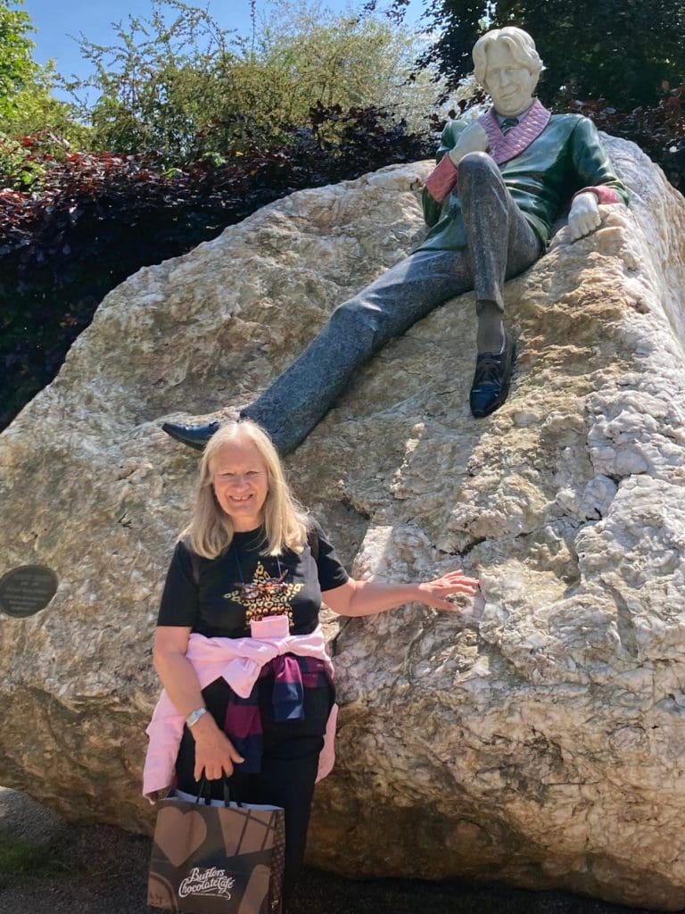 Eileen and Oscar on the rocks