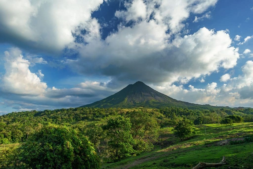 Costa Rica Pixabay volcano