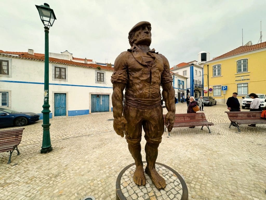 Statue to the fishermen of Ericeira