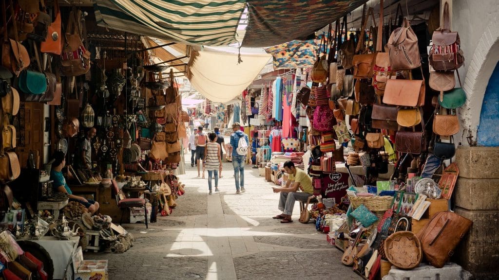 Things to do in Tunisia souk Pixabay