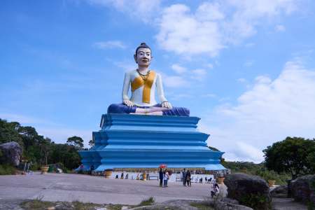 Lok Yeay Mao Monument