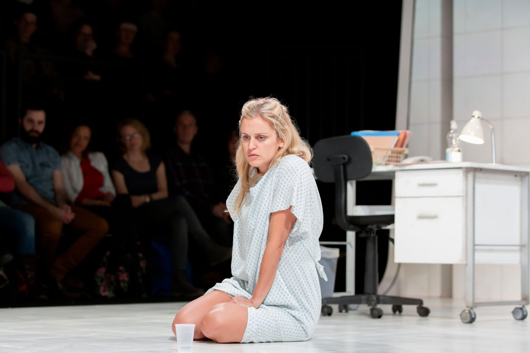 People Places and Things, West End 2016 ft Denise Gough © Johan Persson