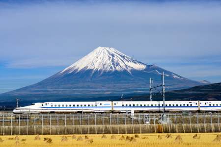 Exploring Japan by Train: Scenic Routes and Unmissable Stops