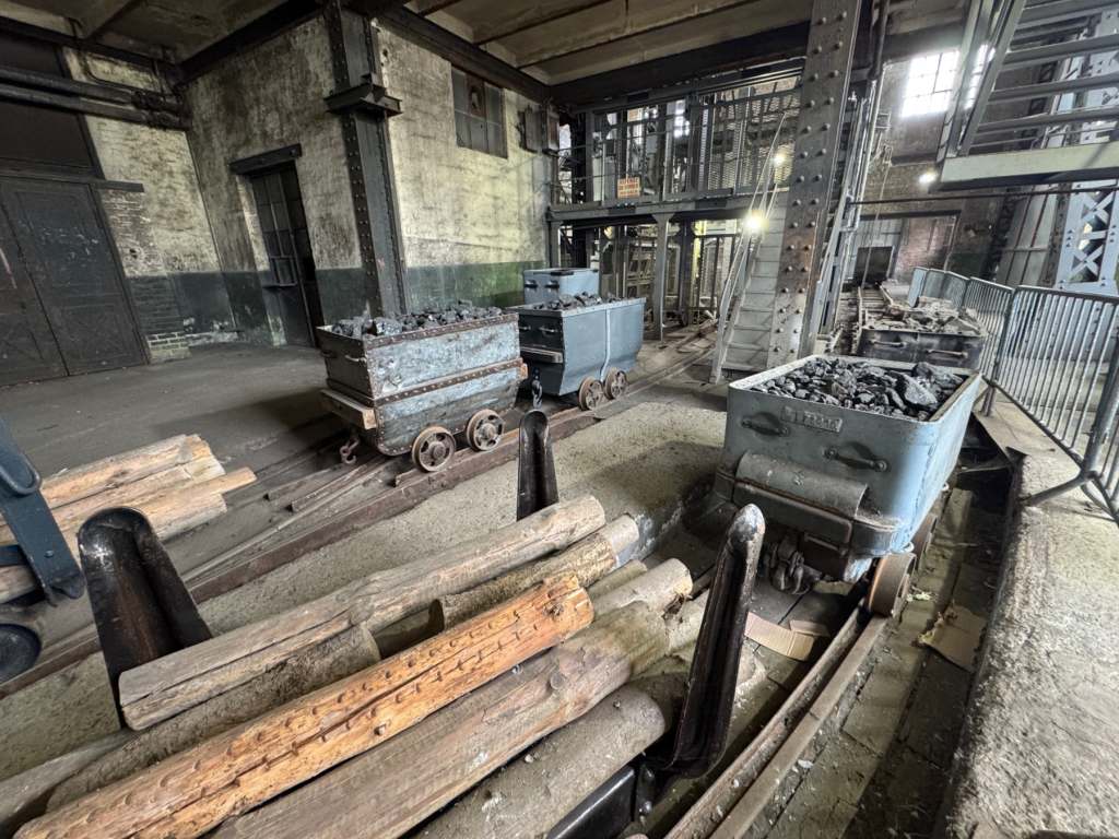 9-9bis Mining Pit
