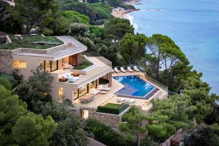 The Art of Luxury Villa Rental in Saint-Tropez
