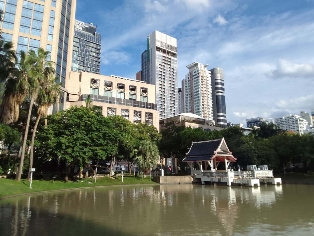 Bangkok Parks Benchasiri Park