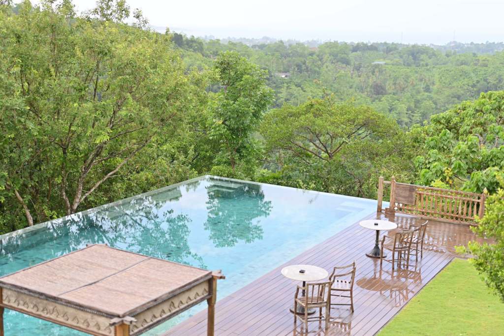 Malabar Hotel Infinity Pool