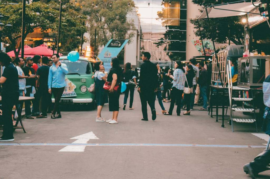 Photo by: friendlyhttps://www.pexels.com/photo/group-of-people-outdoors-633017/