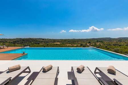 Villas in Sicily Near Noto: The Perfect Way to Experience Baroque Sicily