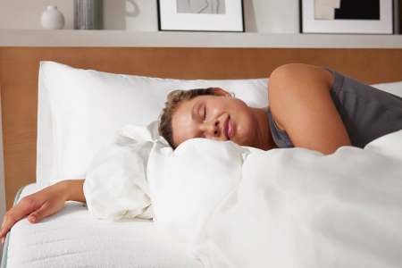 How to Create a Restorative Sleep Space for Jet-Lag Recovery