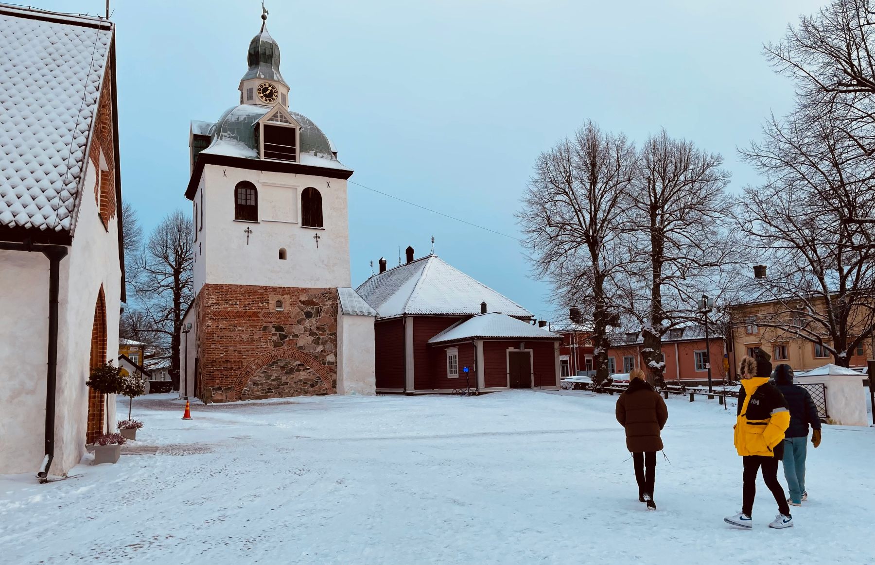 porvoo christmas-unsplash porvoo christmas path