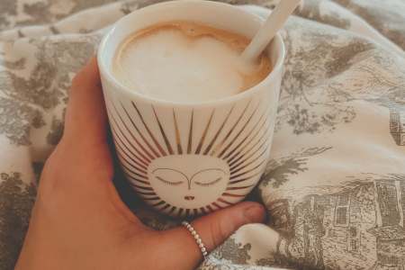 A Sleep-Friendly Organic Decaf Coffee Routine for Travel