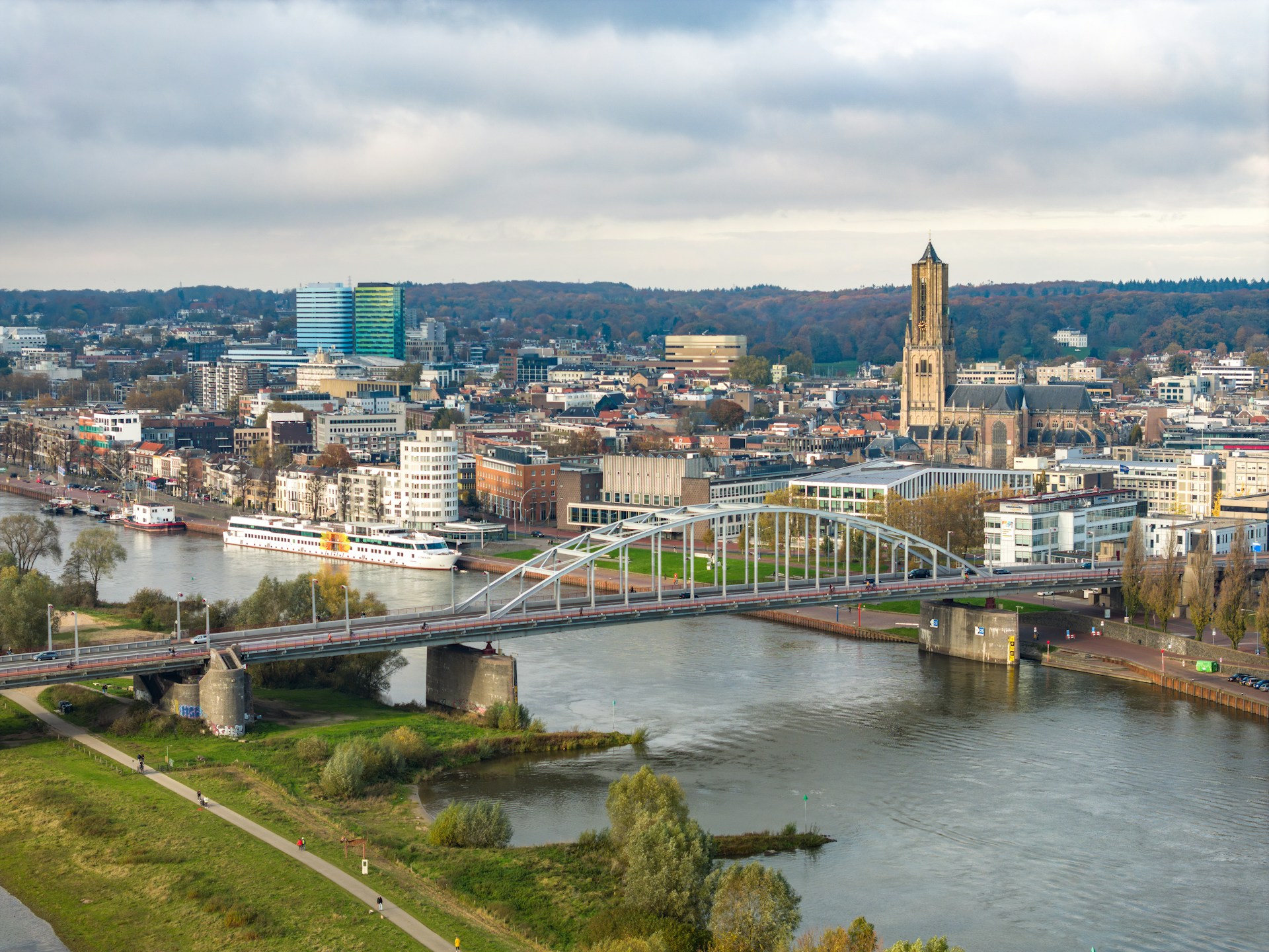 Arnhem-Netherlands-martijn-baudoin-x7ZBRpZR_2A-unsplash