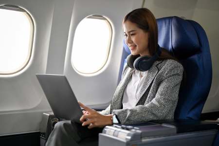 Travel Smarter. Digital Entertainment Options for Modern Travellers