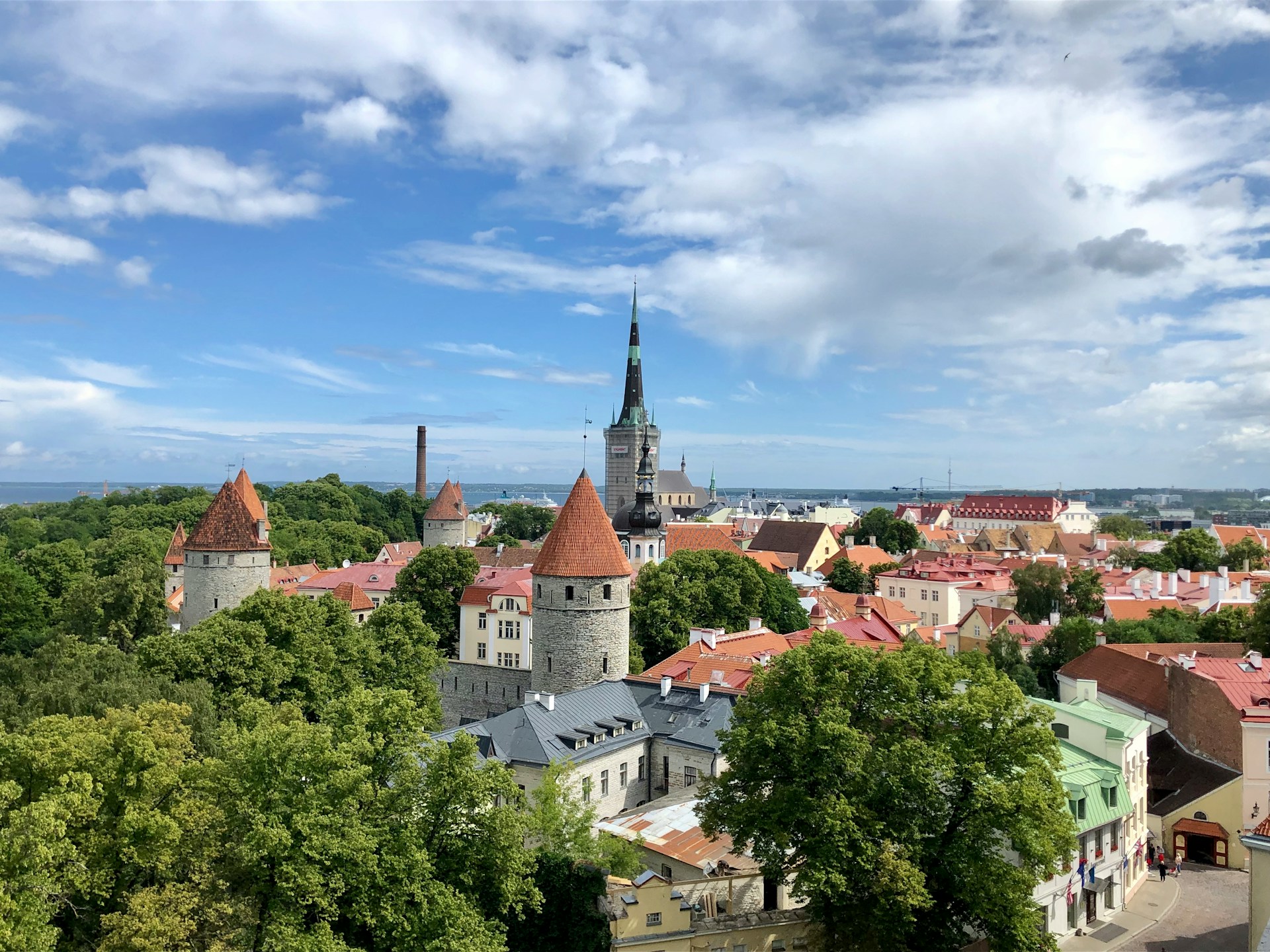 Tallinn-Estonia-karson-NyIBNMueUQI-unsplash