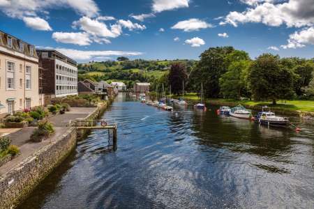Totnes Beer and Cider Festival 2026, Totnes, England Totnes-England-Depositphotos_39070679_XL (Large)