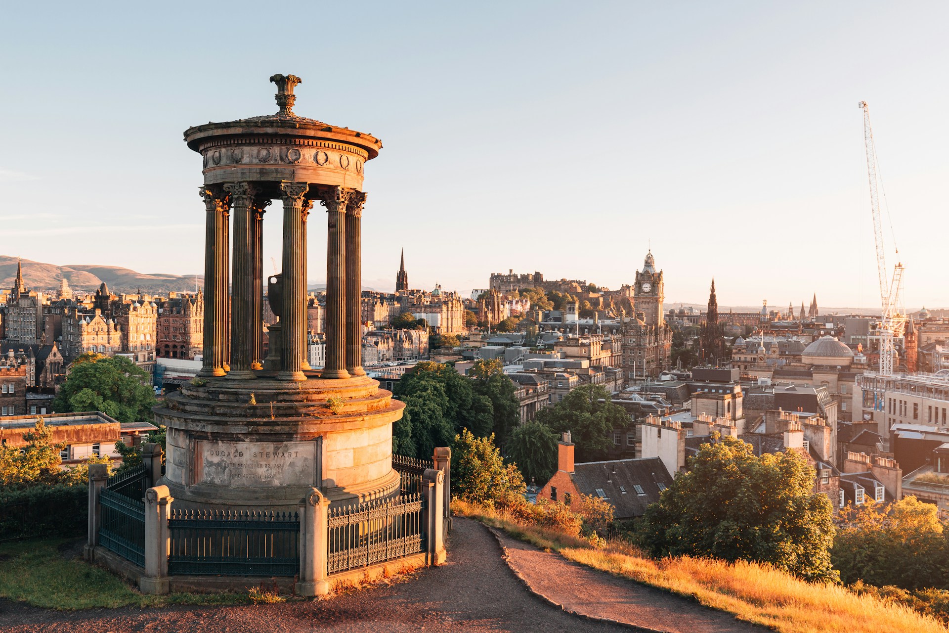edinburgh-scotland-connor-mollison-d7_TtRp1s9s-unsplash