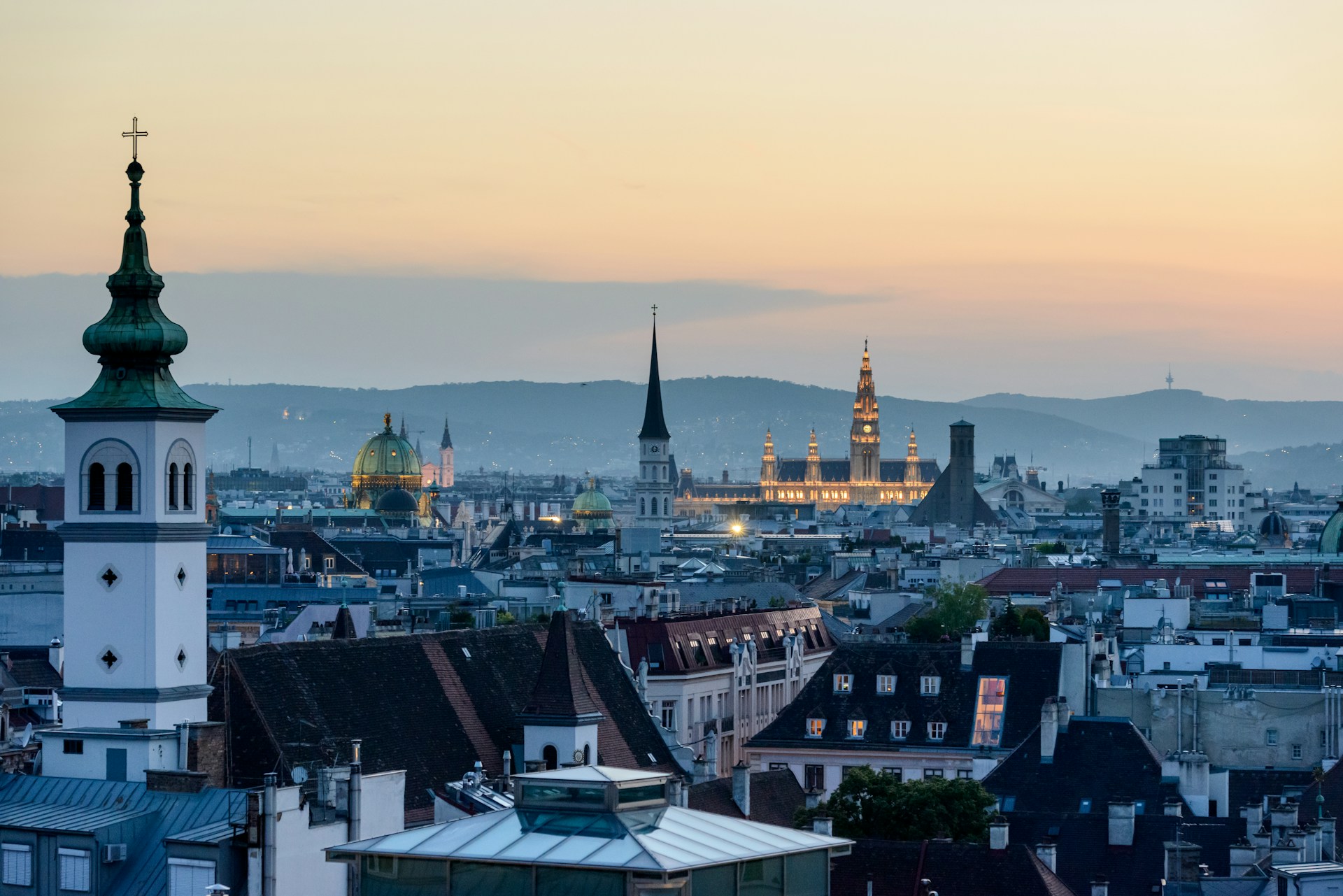 vienna-austria-jacek-dylag-IiQXLbTTQCw-unsplash