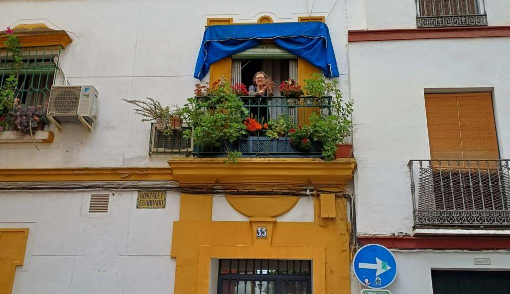Morning greetings in my neighbourhood in Seville