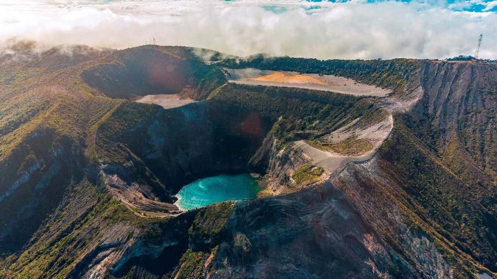Irazu volcano