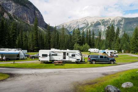 RV Travel Guide: How to Choose Your Rig and Plan the Perfect Road Trip
