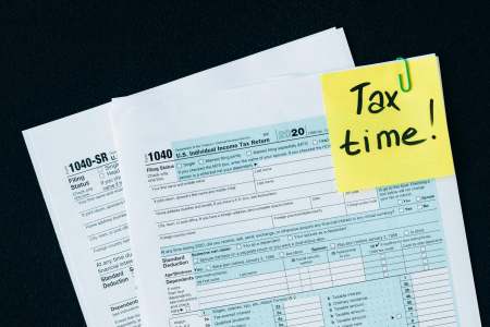 How to Manage US Taxes During Long Travel